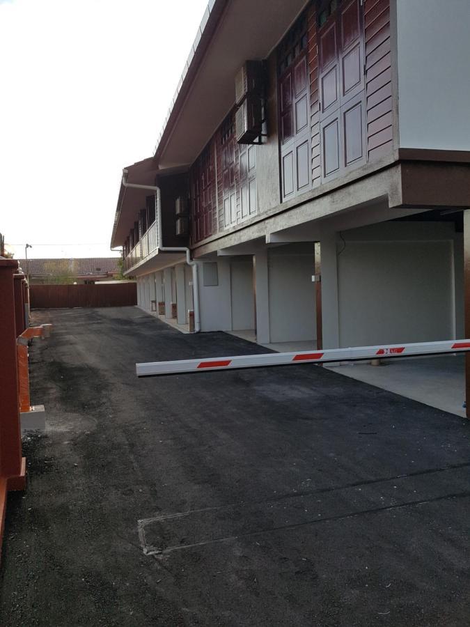Little Kampung Studio Teluk Intan Exteriör bild